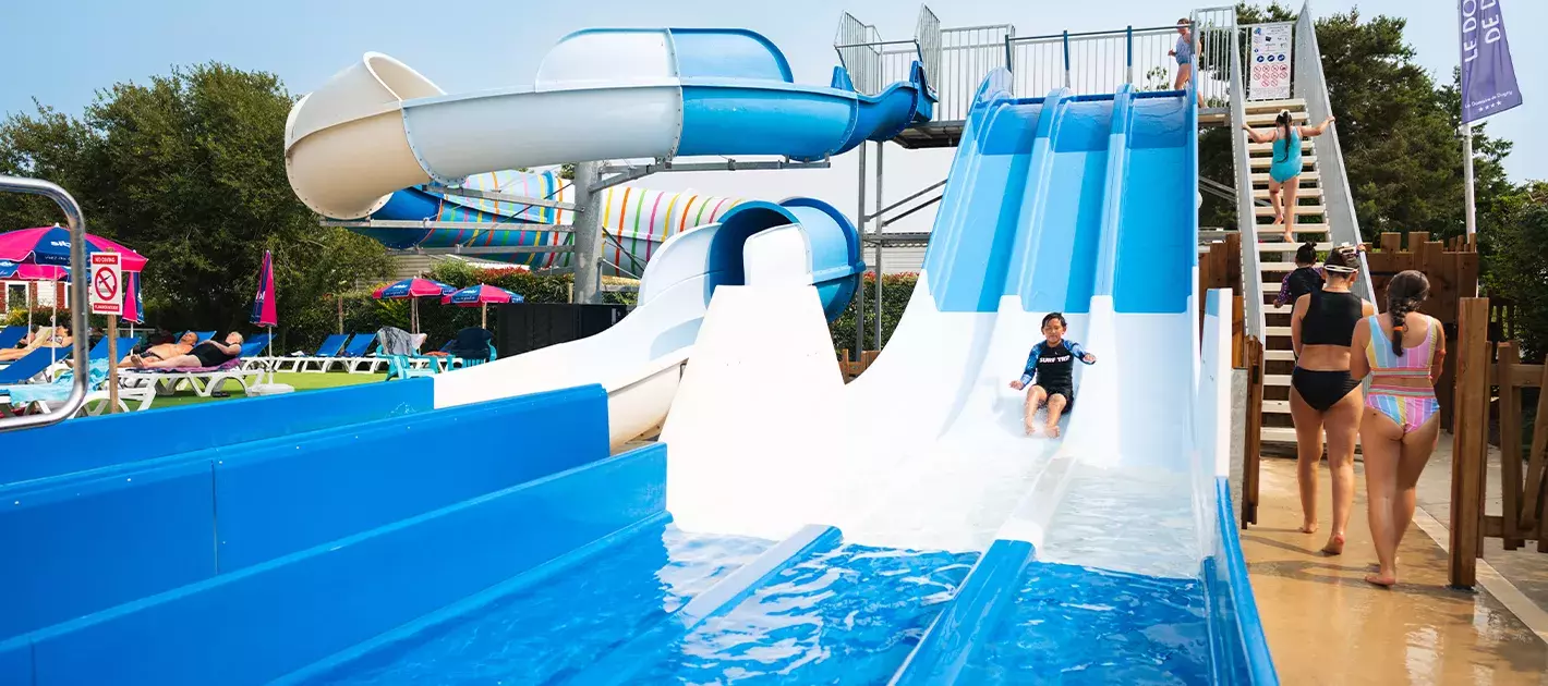Les toboggans du camping le Domaine de Dugny 